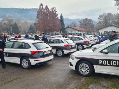 Policija vozila 06