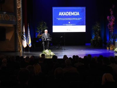 akademija-povodom-smrti-alije-izetbegovica-vjerovao-je-da-su-sloboda-i-istina-nepobjedive11200