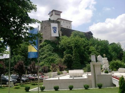 gradacac-kula-spomenik