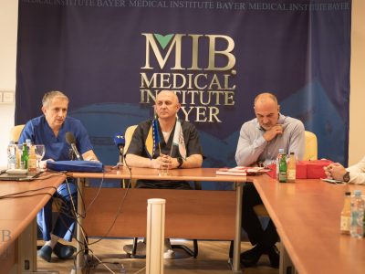 mi b