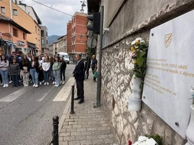 obiljezena-godisnjica-stradanja-gradana-u-sarajevskoj-ulici-cekalusa26082